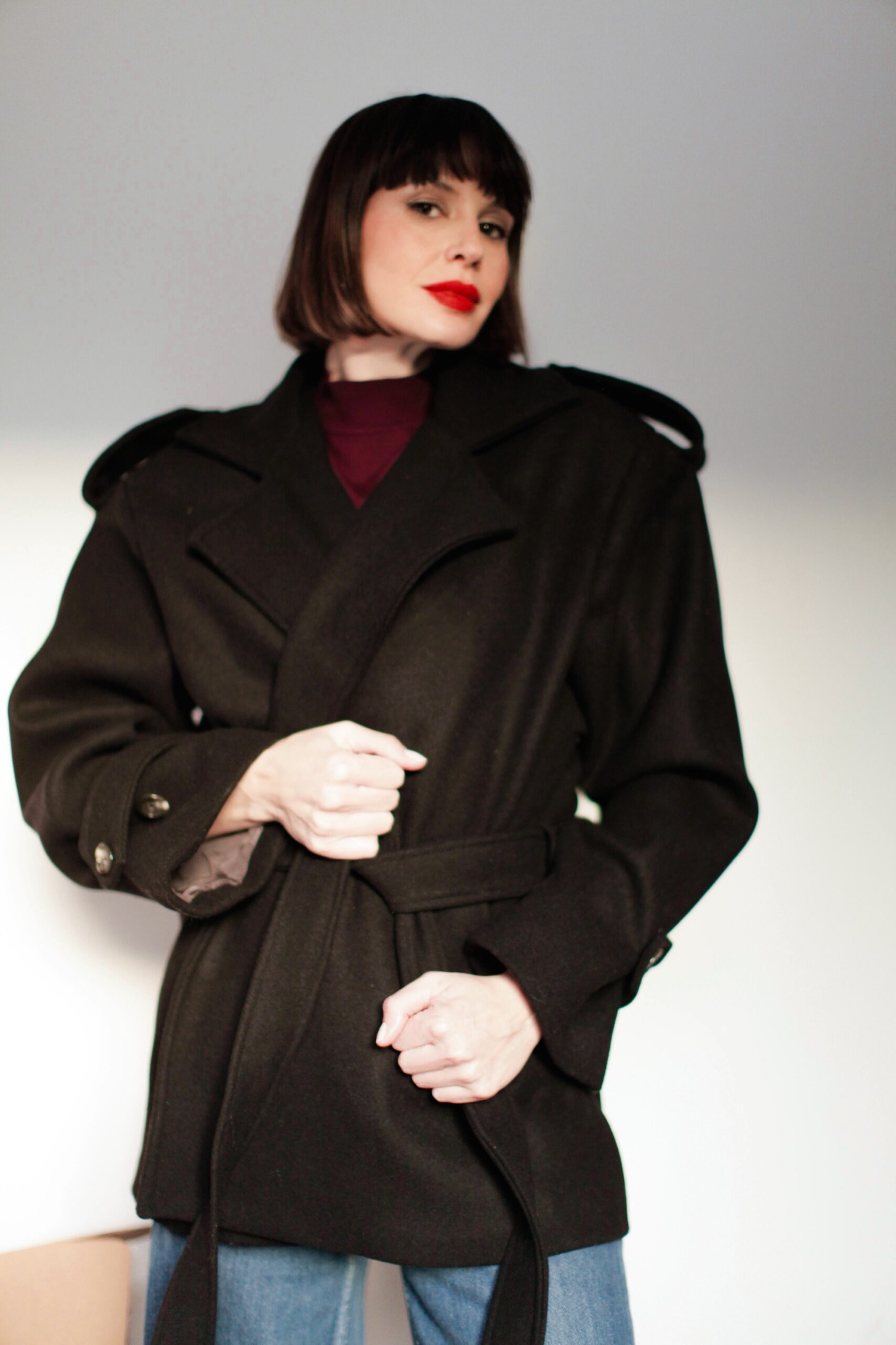 Manteau court en laine noire – Image 3
