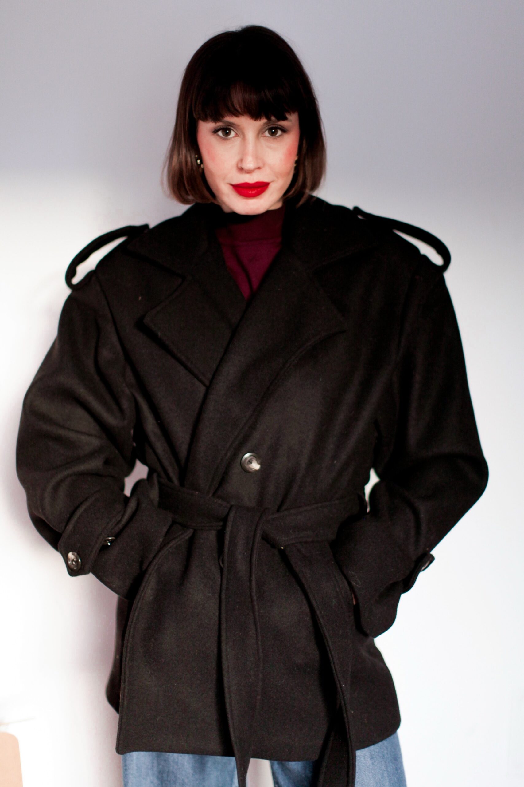 Manteau court en laine noire – Image 4